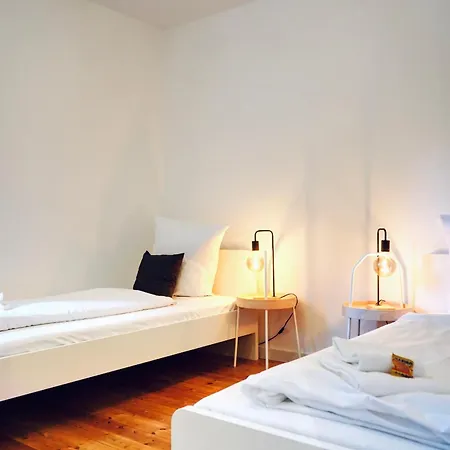 Appartamento Urbanes Im Gruenen- 4 Betten- Waschmaschine-balkon