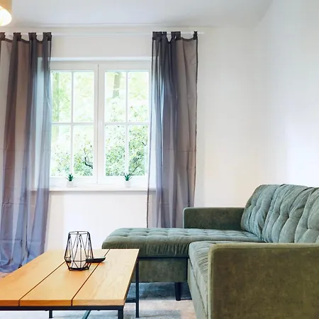 Urbanes Im Gruenen- 4 Betten- Waschmaschine-balkon